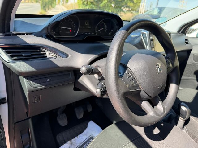 PEUGEOT 208 ACTIVE 1.2 VTI SPANISH LHD IN SPAIN 84000 MILES SUPERB 2018